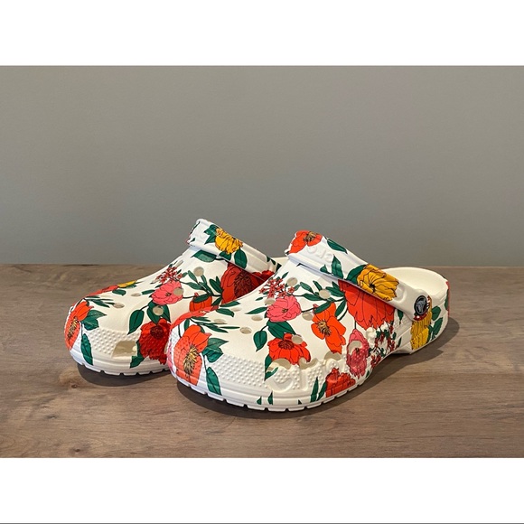 CROCS Shoes - Women’s Floral Crocs